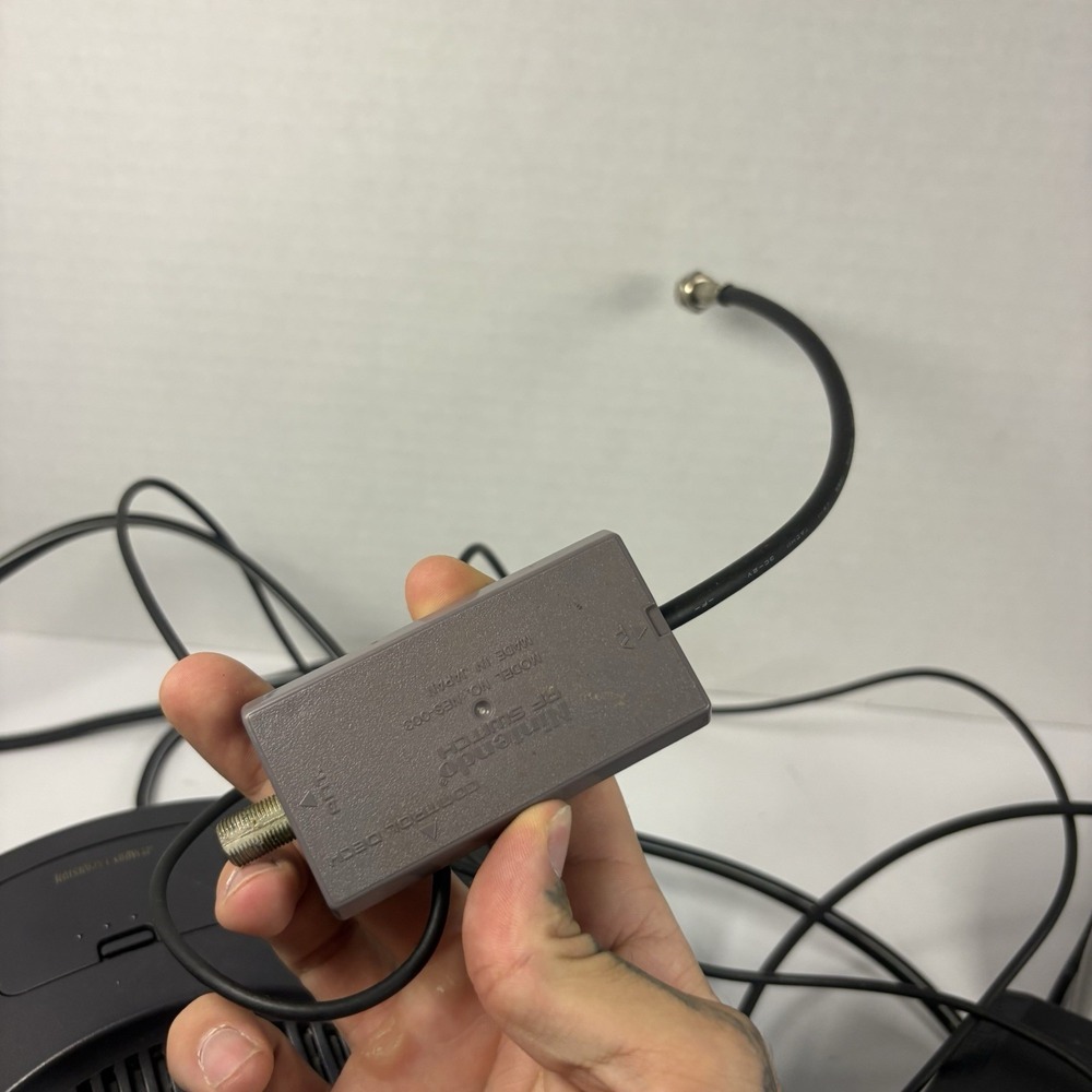 Nintendo 64 Gray Console NUS-001(USA) w/ OEM Controller - TESTED - - Picture 10 of 11